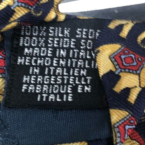 BEAUFORT New York 100% Silk Tie Navy Blue Yellow Elephant Pattern Made in Italy - Picture 6 of 7